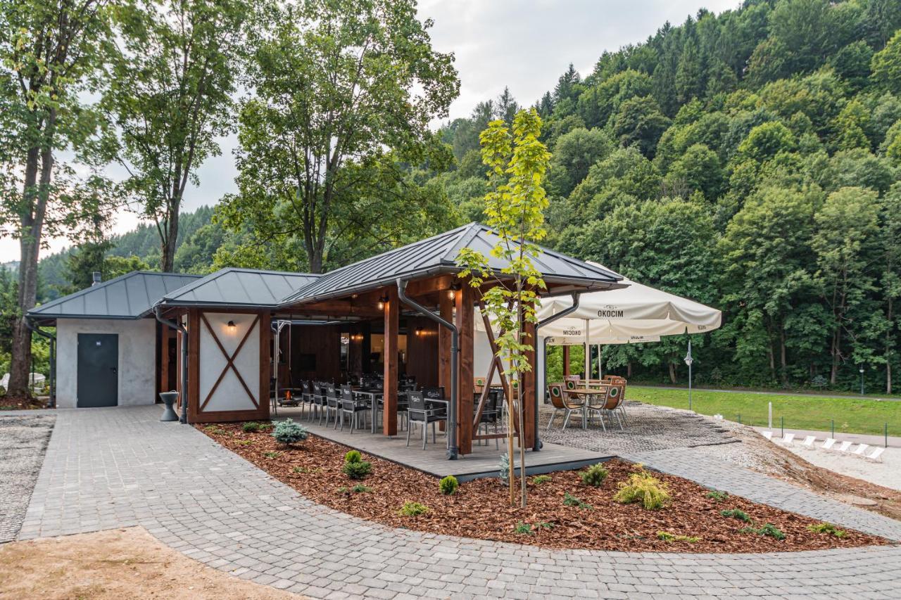 Szczawnica Park Resort & Spa Exterior foto The restaurant in the park